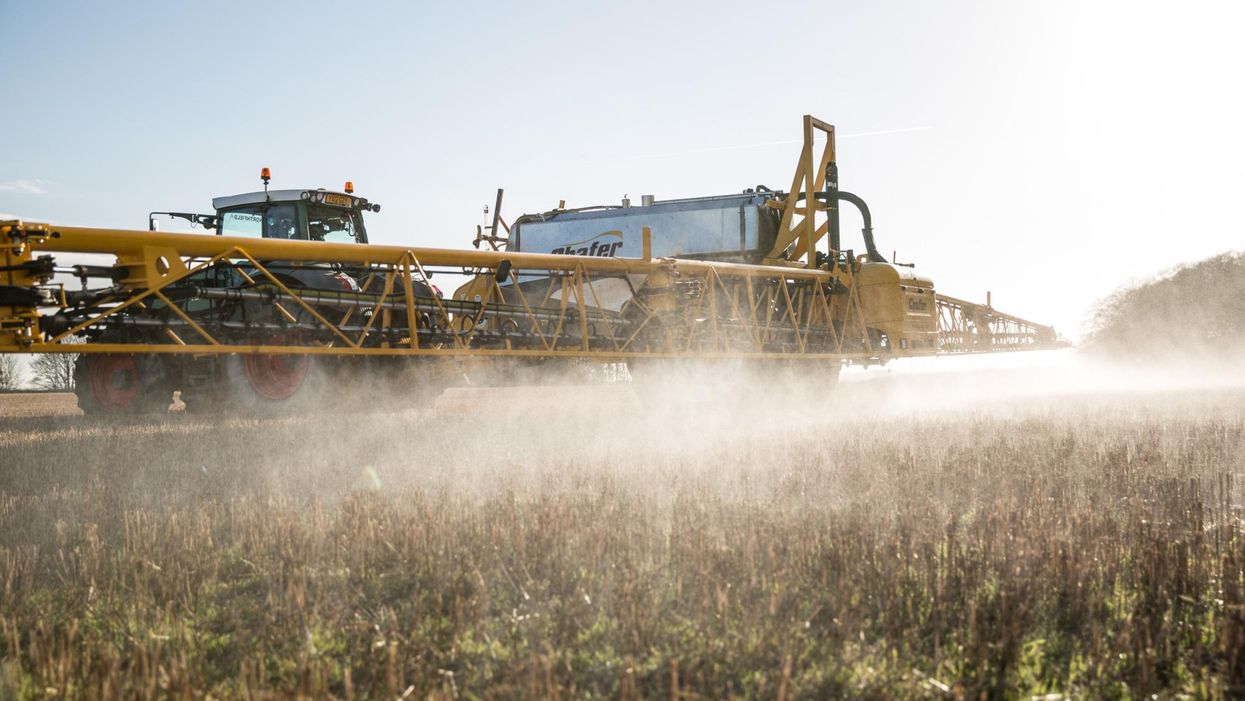 glifosato aspersión de pesticidas agricultura cosecha